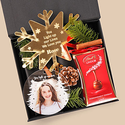 Golden Glow Personalized Gift Hamper: هدايا رأس السنة