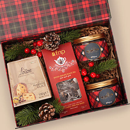 Merry Moments Tartan Box: Gifts Under 199 AED