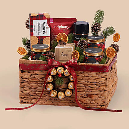 Luxurious Holiday Gourmet Basket: بوكسات هدايا الكريسماس 