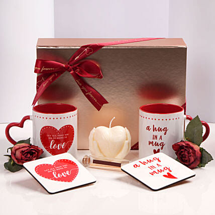 ورد و مقات وشمعة عيد الحب: أكواب قهوة لعيد الحب