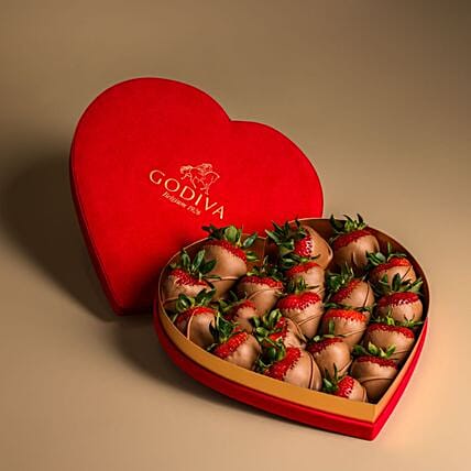 Godiva Strawberry Coeur Box: Godiva Chocolates
