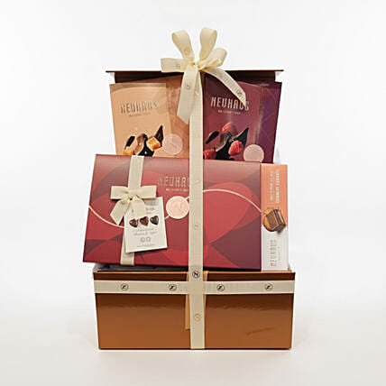 Neuhaus Romantic Gift Basket 390g: Neuhaus Chocolates