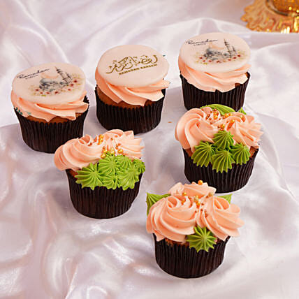 كب كيك رمضان كريم بالفانيلا: توصيل كيك دبي 