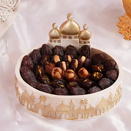 Royal Ramadan Dates Platter: Ramadan Gifts 