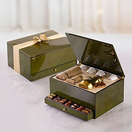 Bateel Green Wood Qahwa Gift Set with Plain Dates: Bateel Gifts