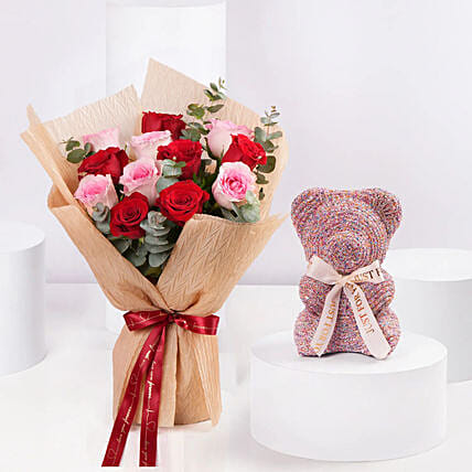 Mixed Roses Hand Bouquet With Teddy Gift Set: 