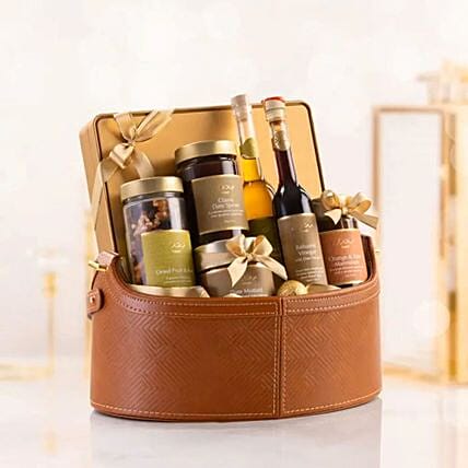 Bateel Leather Hamper: هدايا العيد اونلاين 