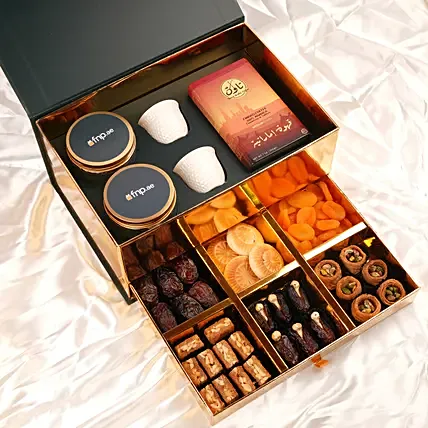 Golden Crescent Ramadan Hamper: بوكس هدايا رمضان