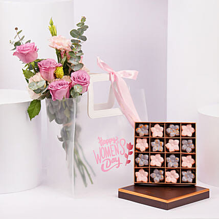 Womens Day Roses And Chocolate Gift Combo: 