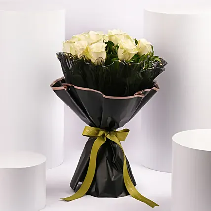 Luxury Led White Roses Gift Bouquet: Flowers