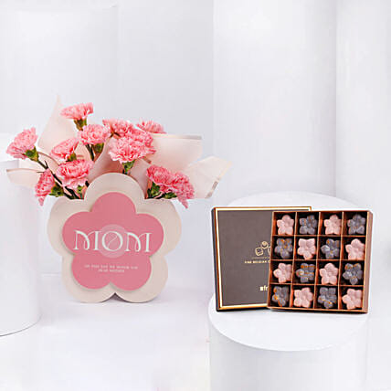 Luxury Mom Flower Arrangement Ahd Chocolate Box: Mother's Day Gifts