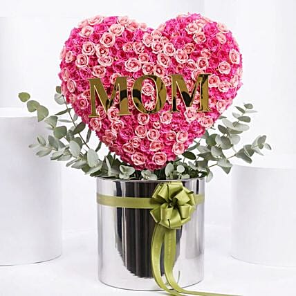 باقة ورد شكل قلب هدية للأم: 