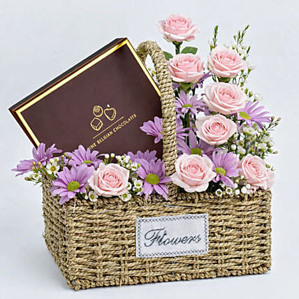 Pink Floral And Chocolate Gift Basket For Mom: Mothers Day Combos