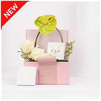 Caroline svedbom Classic Pearl Gift Set for Her: Caroline Svedbom Jewelry