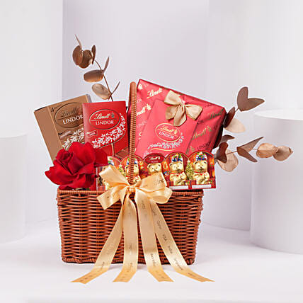 Elegant Lindt Chocolate Gift Basket: Gift Hampers 