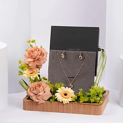 Cerruti 1881 Gold Plated Ring Necklace and Earrings Gift Tray for Her: 
