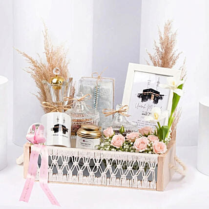 Umrah Wishes Gift Hamper: Umrah Gifts