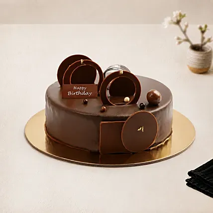 Fudge Cake For Birthday: Gifts 