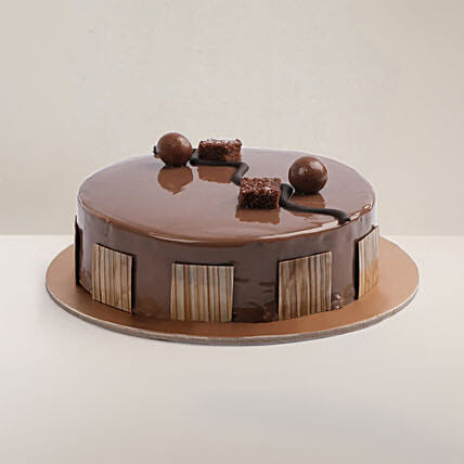 Opulent Dark Fudge Cake: Exclusive Signature Cakes Collection