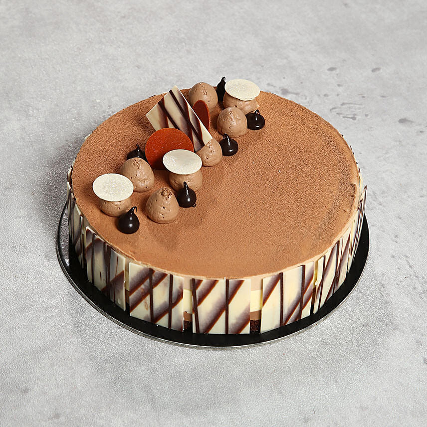 Triple Chocolate OM: توصيل كيك عُمان