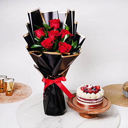 Red Roses With Red Velvet Cake: 