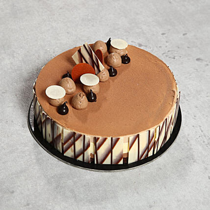 Triple Chocolate OM: توصيل كيك عُمان