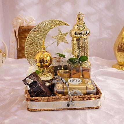 Golden Crescent Blessings: Send Ramadan Gifts to Oman