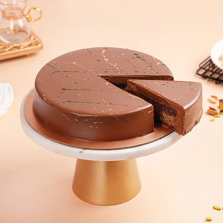 Dubai Chocolate Pistachio Kunafa Cake: 