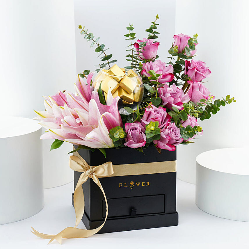 Flowers Beauty | Pink Lilies n Chocolates Combo: توصيل ورد في قطر
