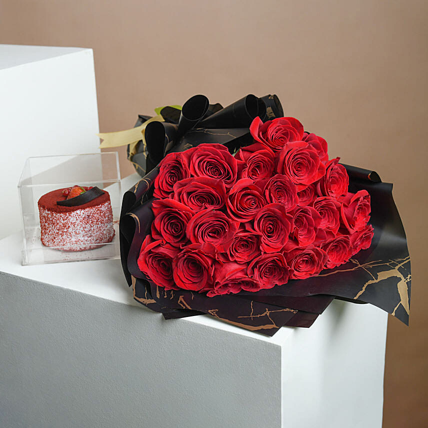 Pretty Red Roses Bouquet N Mono Cake: Flower and Cakes Delivery in Qatar