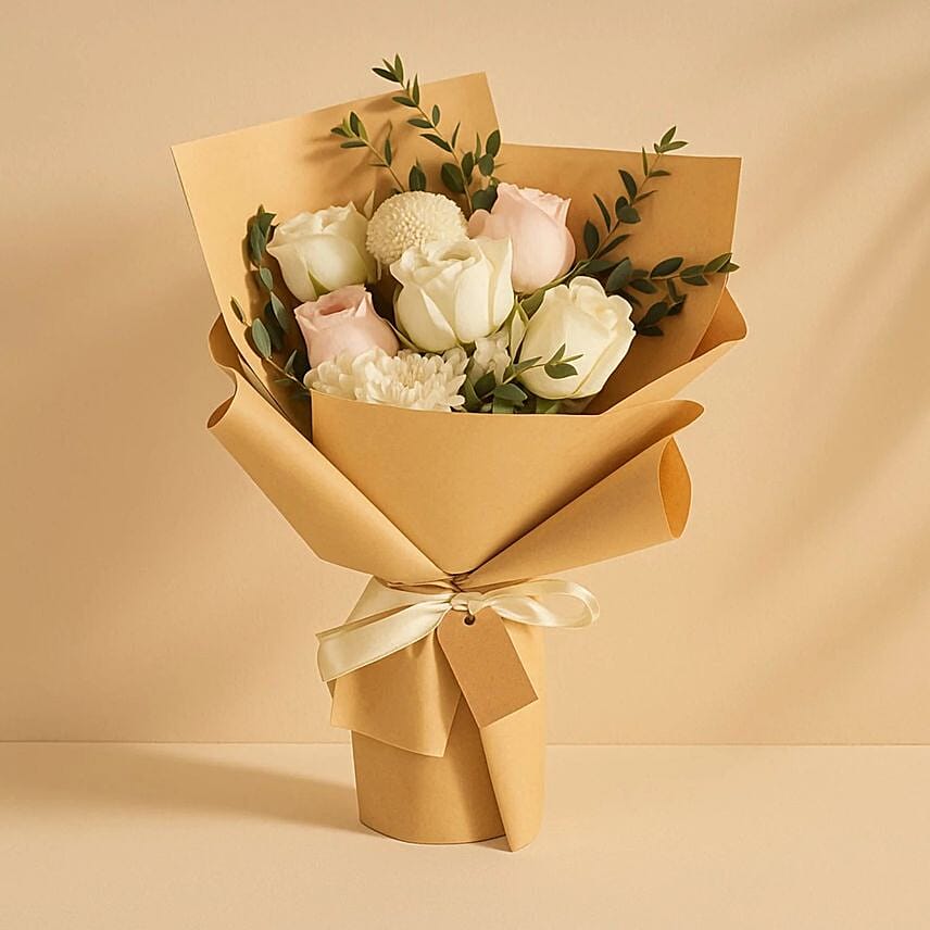 7 Pastel Roses Hand Bouquet: Send Flowers to Qatar