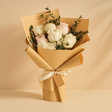 7 Pastel Roses Hand Bouquet: Send Flowers to Qatar