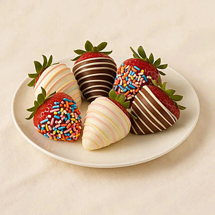 Sprinkle Chocolate Strawberries Delightful Gift - 6 Pieces: 