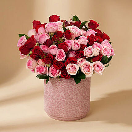 Sweet Embrace Spray Roses: Send Valentine's Day Gifts to Qatar