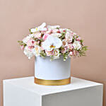 باقة ورود بيبي روز وردي وأبيض في بوكس أنيق