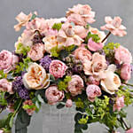 مزهرية ورود أمنيات مع شوكولاتة