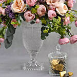 مزهرية ورود أمنيات مع شوكولاتة