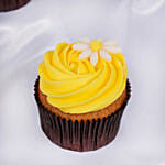 كب كيك بالفانيلا مزينة بوردة ديزي