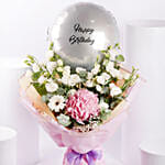 بوكيه ورد أبيض ووردي مع بالون مخصص في غلاف أنيق