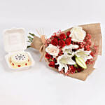 كومبو كيكة وباقة ورد أبيض وأحمر في غلاف بني