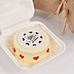 كومبو كيكة وباقة ورد أبيض وأحمر في غلاف بني