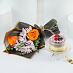 ميني كيك بالتوت مع باقة ورد