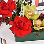 اليوم الوطني الإماراتي باقة ورد مع إطار مخصص جميل