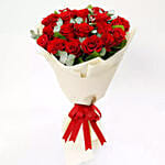 Romantic Bunch Of Roses & Red Velvet Cake