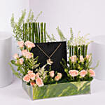 سانت هونوريه | عقد ملاكيت وباقة ورد للنساء