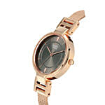 باقة ورود و ساعة تيتان راغا نسائية