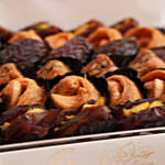 بقلاوة و تمور محشية هدية رمضان