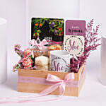 بوكس ورد مع هدايا يوم المرأة