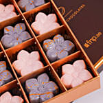 علبة شوكولاتة الزهور الفاخرة