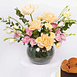 مزهرية ورود مع كيك تيراميسو